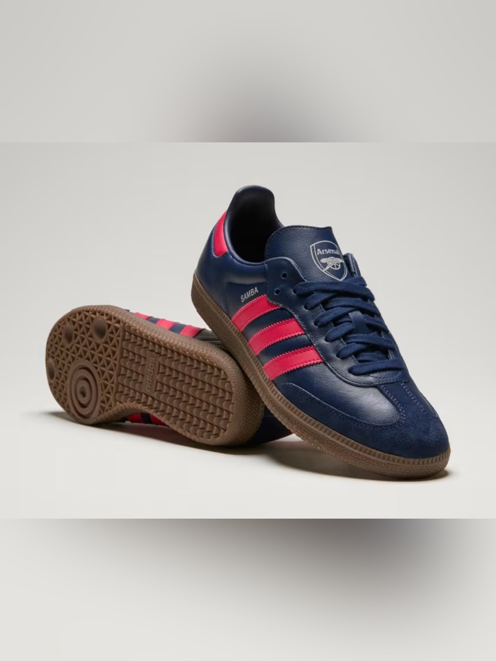 Adidas arsenal Men's Samba Licensed Sneakers in Navy and Red 7.5 NWT